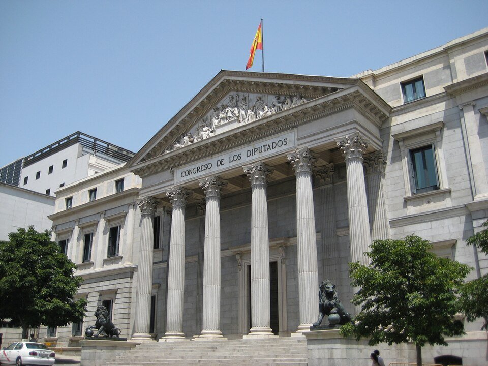 España: Pedro Sánchez disuelve el Parlamento y convoca elecciones anticipadas para el 29 de noviembre