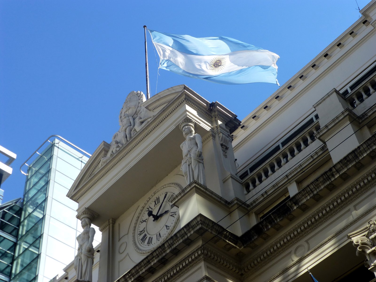 El INDEC difunde hoy el dato de inflación de agosto, clave para la suba de jubilaciones de octubre