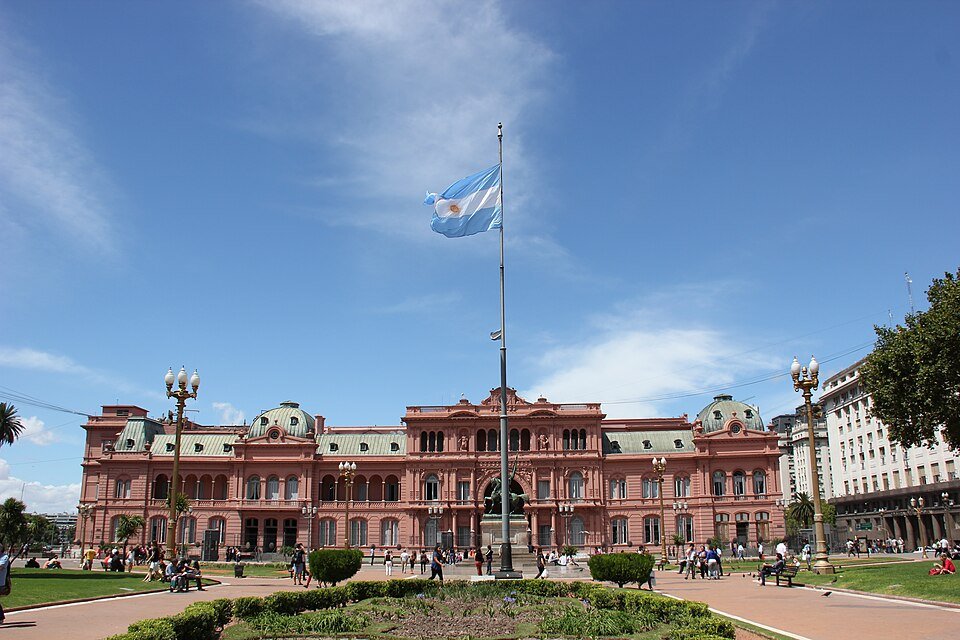 El Gobierno busca acelerar proyectos en el Congreso antes de la pausa por la visita del Papa