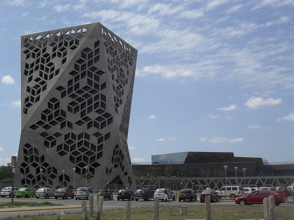 Llaryora presentó una nueva Ley de Promoción Industrial con más beneficios para pymes cordobesas